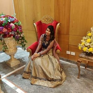 Meet your Posher, Eram